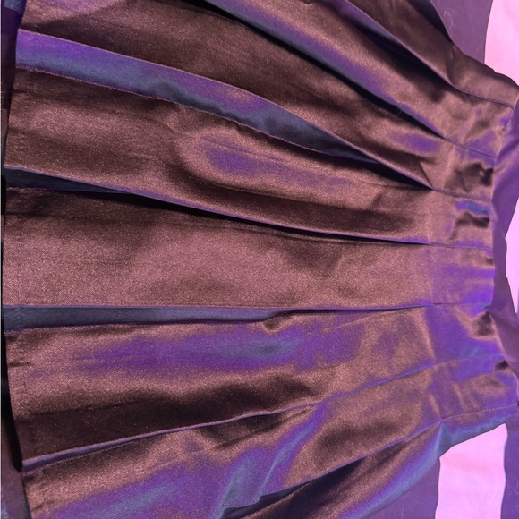 Elegant Black Pleated Skirt with shorts underneath - Picture 7 of 13